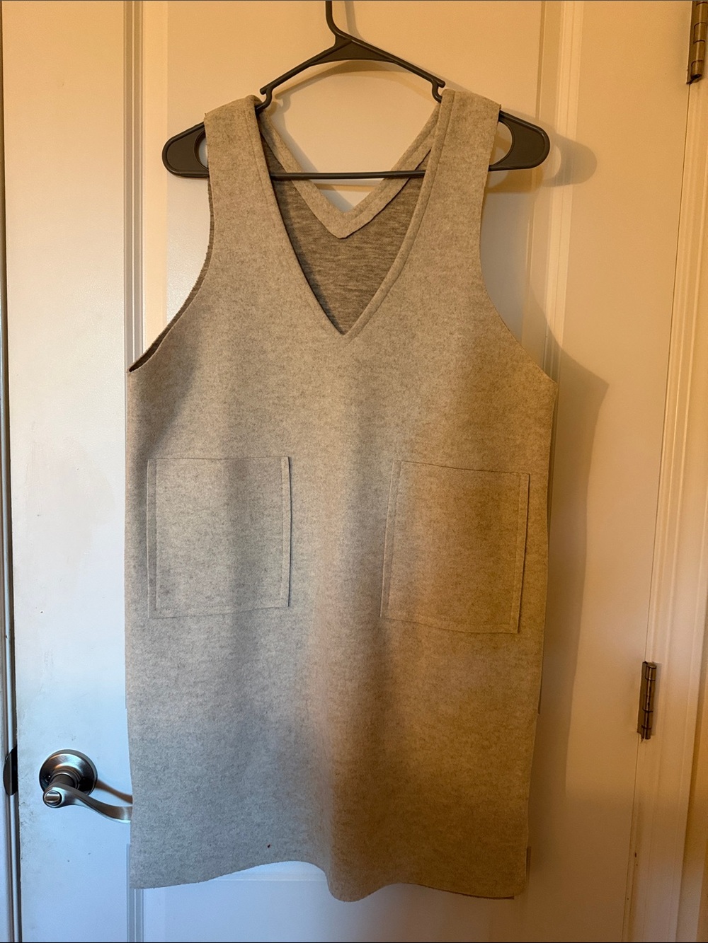 V-Neck Sleeveless Pocket Shift Dress in Light Grey